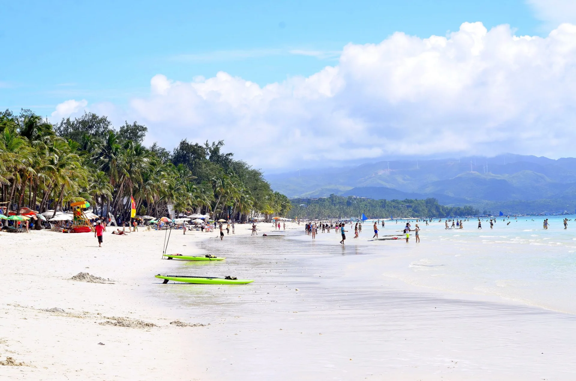 5 Reasons to Make Boracay Your Next Destination!