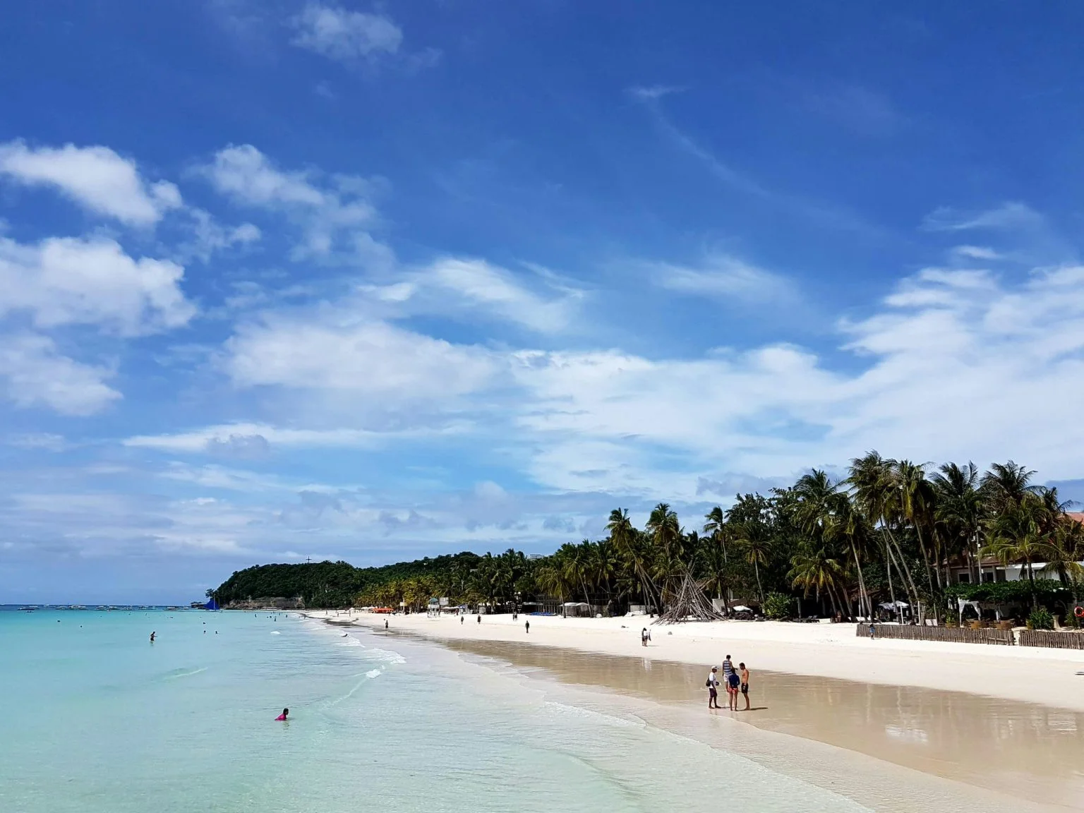 How to Choose the Perfect Meeting Space for Your Company’s Boracay Excursion
