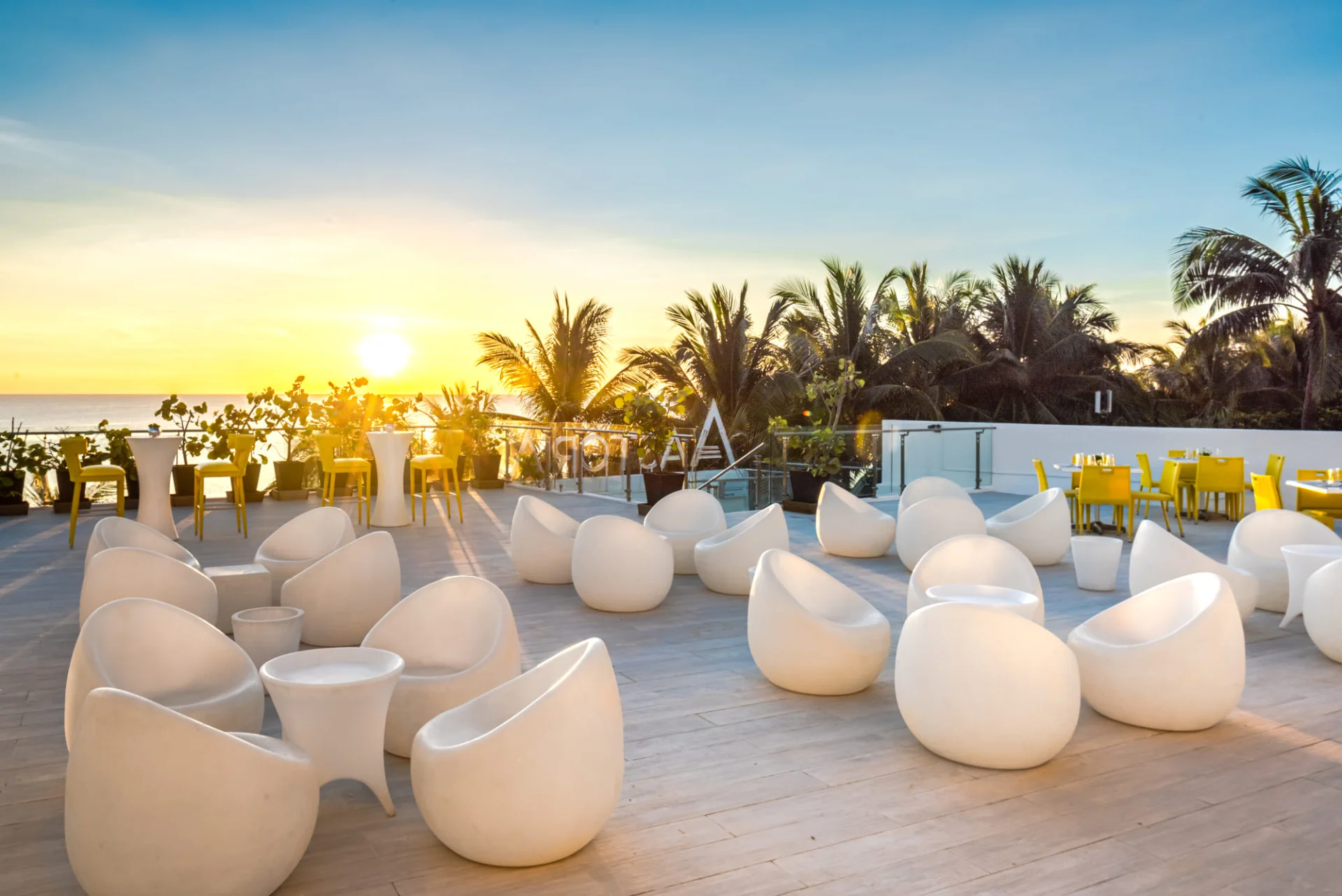 Party Under the Stars: Enjoy a Night Out with Drinks and Appetizers at Stratos